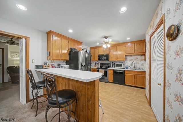 12 Amherst Ct, Hamburg Boro, NJ 07419