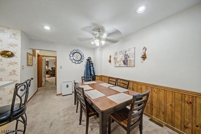 12 Amherst Ct, Hamburg Boro, NJ 07419