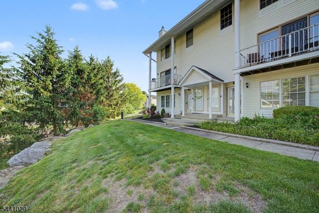 12 Amherst Ct, Hamburg Boro, NJ 07419