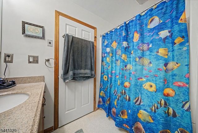 12 Amherst Ct, Hamburg Boro, NJ 07419