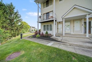 12 Amherst Ct, Hamburg Boro, NJ 07419