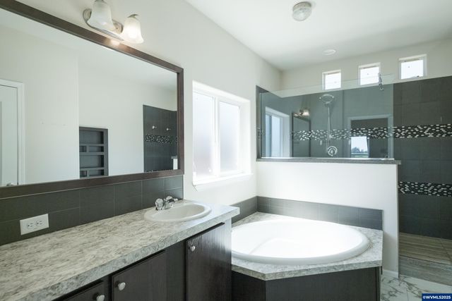 2581 NE Conser Rd, Albany, OR 97321