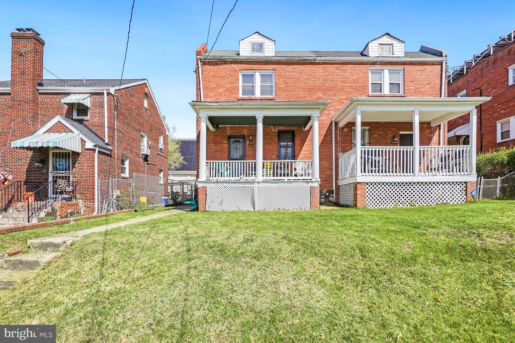 4936 EAST CAPITOL ST NE, Washington, DC 20019