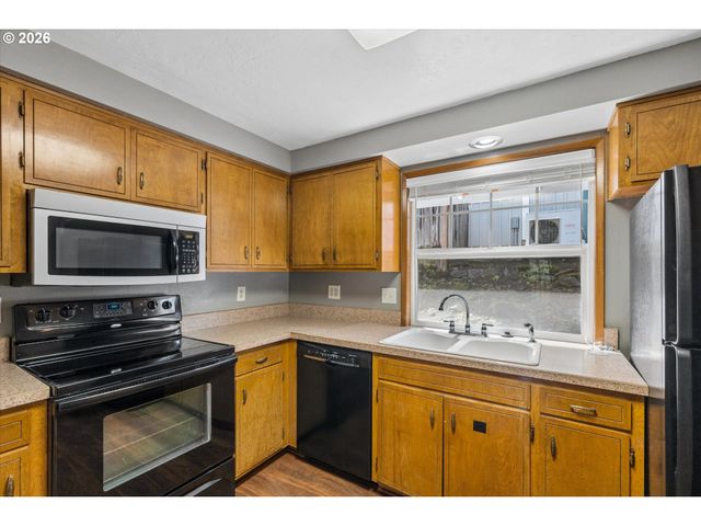 936 E 43RD Ave, Eugene, OR 97405