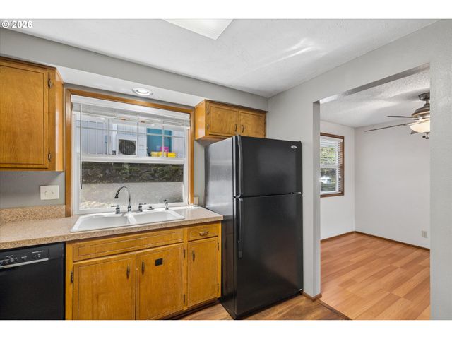 936 E 43RD Ave, Eugene, OR 97405