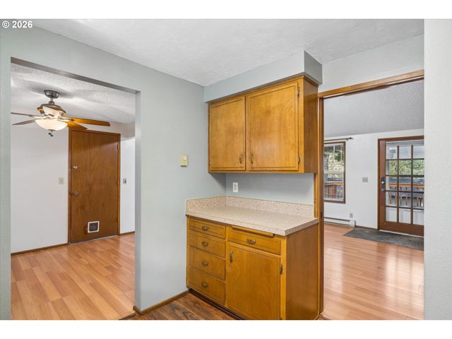 936 E 43RD Ave, Eugene, OR 97405