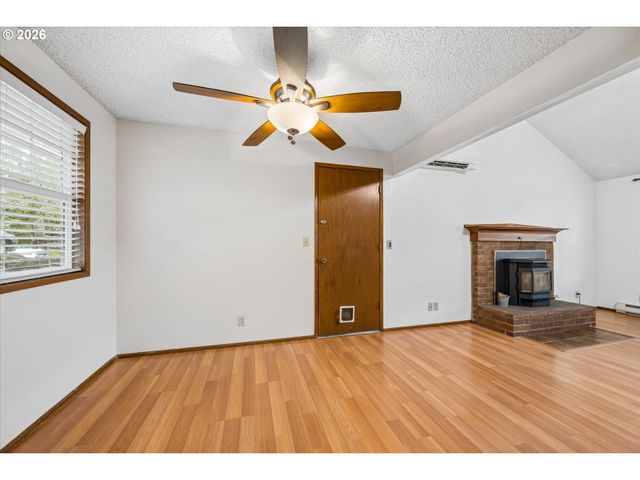 936 E 43RD Ave, Eugene, OR 97405