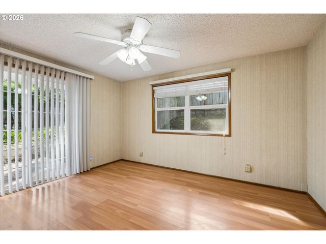 936 E 43RD Ave, Eugene, OR 97405