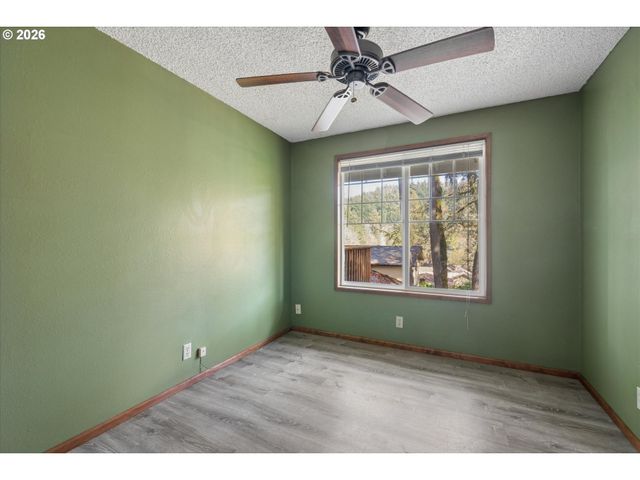 936 E 43RD Ave, Eugene, OR 97405