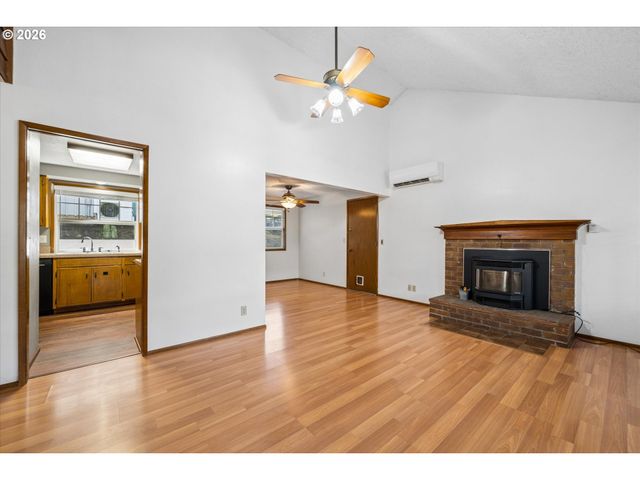 936 E 43RD Ave, Eugene, OR 97405