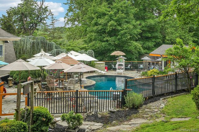 55 Buckberg Mountain Road, Tomkins Cove, NY 10986