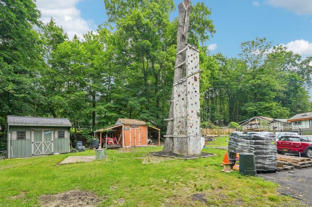 55 Buckberg Mountain Road, Tomkins Cove, NY 10986