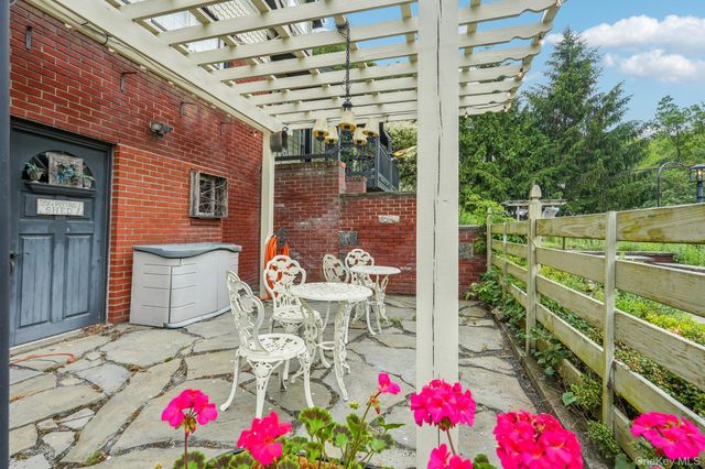55 Buckberg Mountain Road, Tomkins Cove, NY 10986