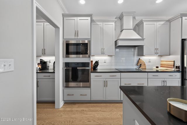 14619 Azalea Hill Ln, Louisville, KY 40299