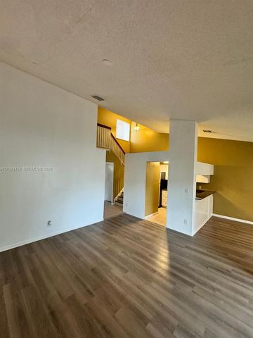 911 Coral Club Dr 911, Coral Springs, FL 33071