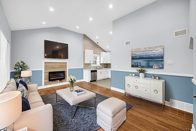 12500 S Loomis Street, Calumet Park, IL 60827