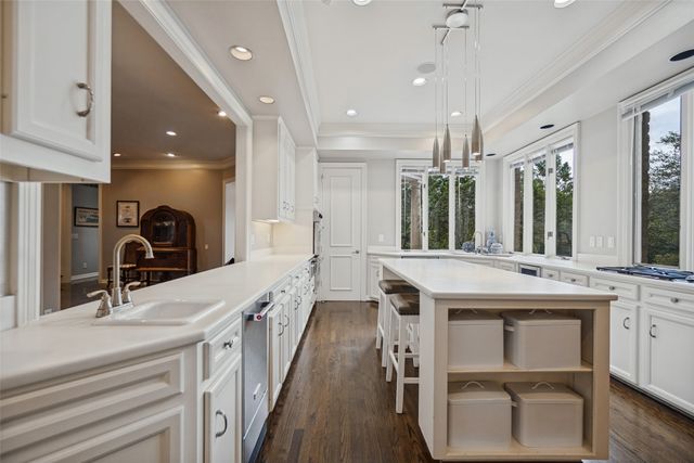 7744 Glen Albens Circle, Dallas, TX 75225