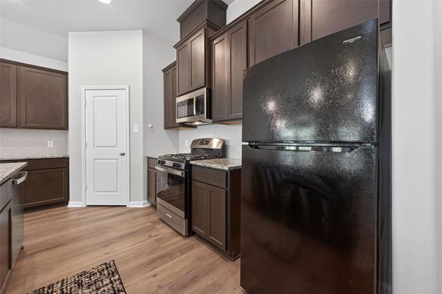 2320 Cedar Place Drive, Conroe, TX 77306