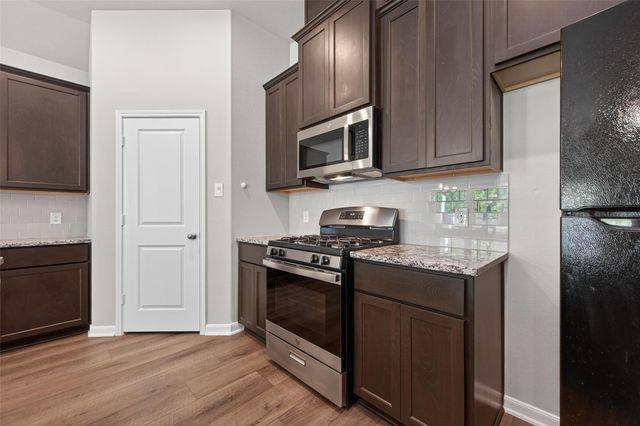 2320 Cedar Place Drive, Conroe, TX 77306