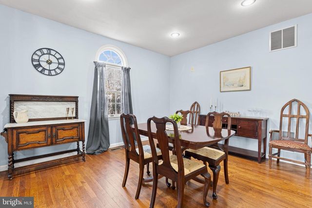 214 S ROYAL AVE, Front Royal, VA 22630