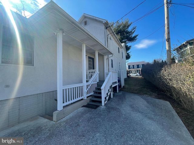 214 S ROYAL AVE, Front Royal, VA 22630
