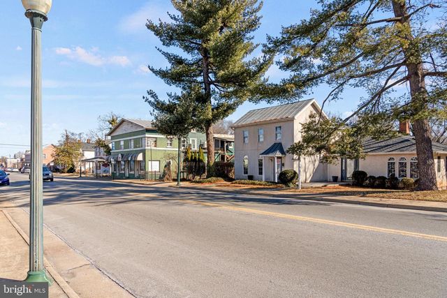 214 S ROYAL AVE, Front Royal, VA 22630