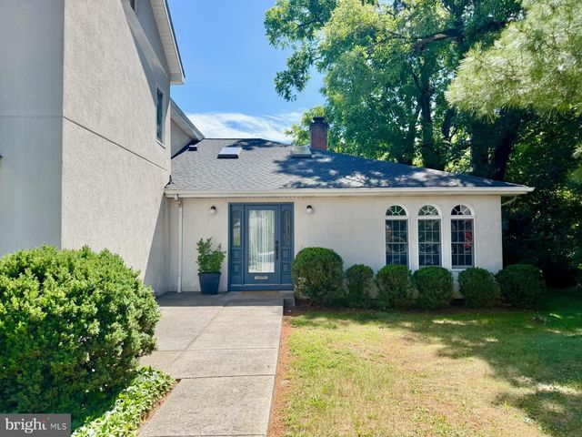 214 S ROYAL AVE, Front Royal, VA 22630