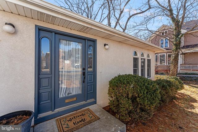 214 S ROYAL AVE, Front Royal, VA 22630