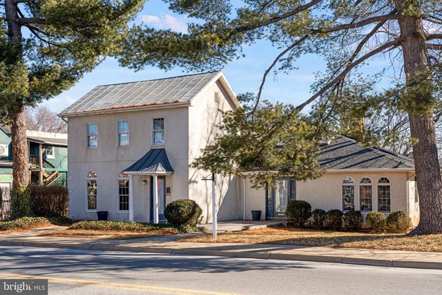 214 S ROYAL AVE, Front Royal, VA 22630