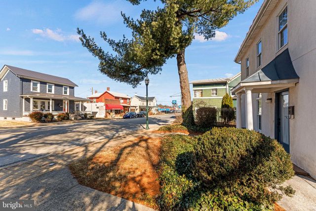 214 S ROYAL AVE, Front Royal, VA 22630