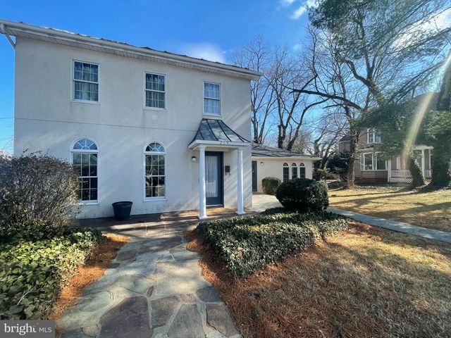 214 S ROYAL AVE, Front Royal, VA 22630