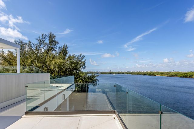 900 Lago Mar Lane Penthouse, Boca Raton, FL 33431
