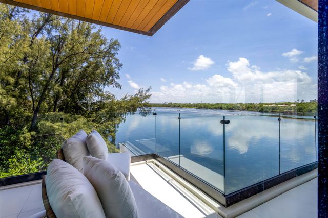 900 Lago Mar Lane Penthouse, Boca Raton, FL 33431