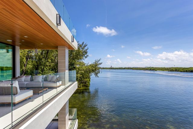 900 Lago Mar Lane Penthouse, Boca Raton, FL 33431