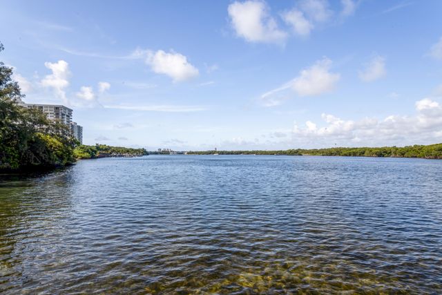 900 Lago Mar Lane Penthouse, Boca Raton, FL 33431