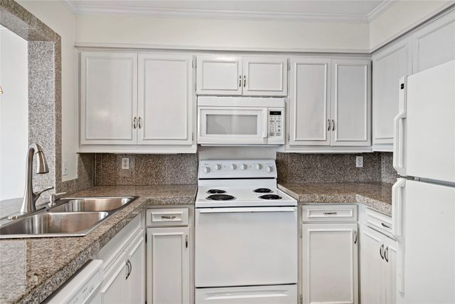 5881 Preston View Boulevard 261, Dallas, TX 75240