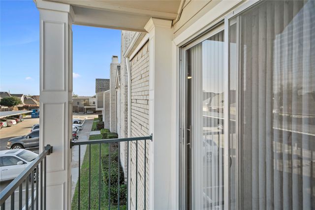 5881 Preston View Boulevard 261, Dallas, TX 75240