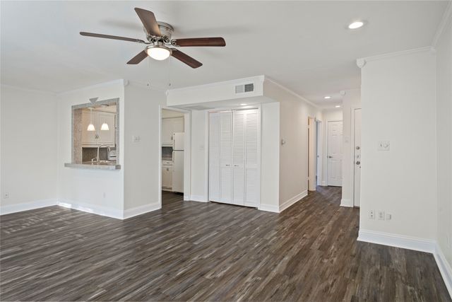 5881 Preston View Boulevard 261, Dallas, TX 75240