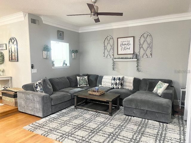 9726 TIFFANY OAKS LANE 9726, Tampa, FL 33612