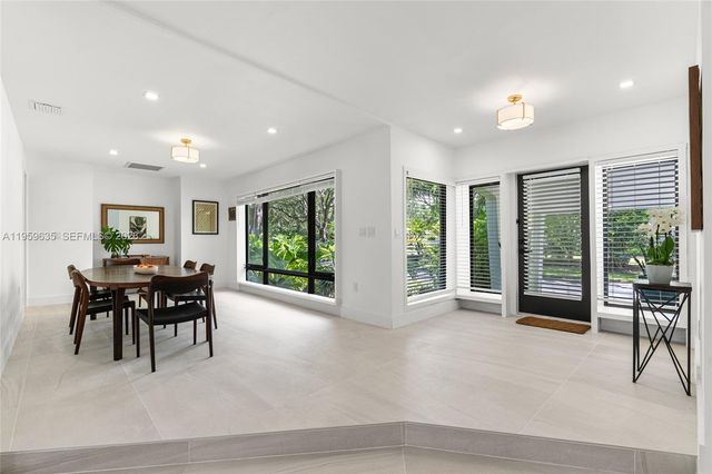 6220 SW 123rd Ter, Pinecrest, FL 33156