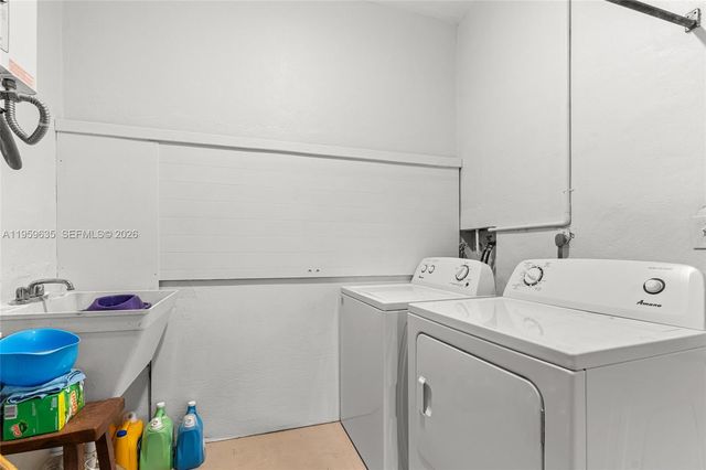 6220 SW 123rd Ter, Pinecrest, FL 33156