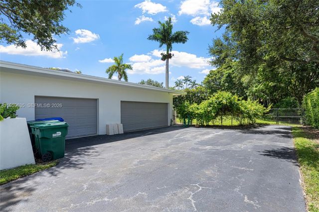 6220 SW 123rd Ter, Pinecrest, FL 33156