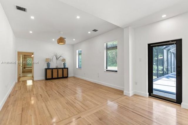 6220 SW 123rd Ter, Pinecrest, FL 33156