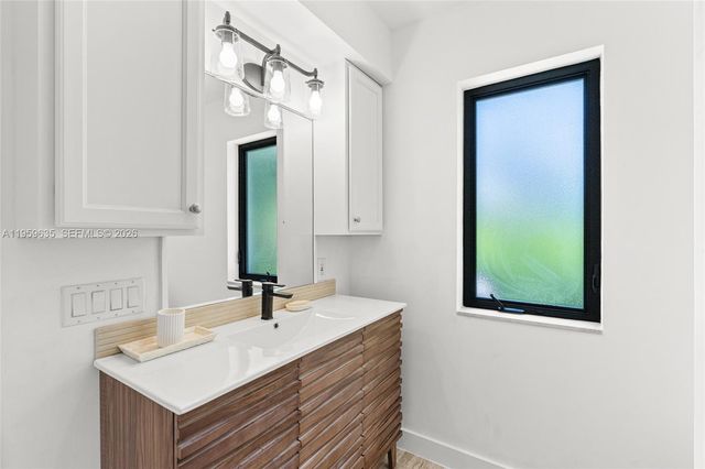 6220 SW 123rd Ter, Pinecrest, FL 33156