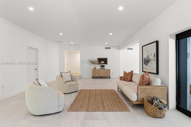 6220 SW 123rd Ter, Pinecrest, FL 33156