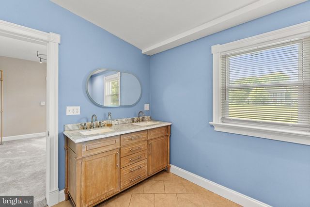 370 KING CARTER DR, Irvington, VA 22480