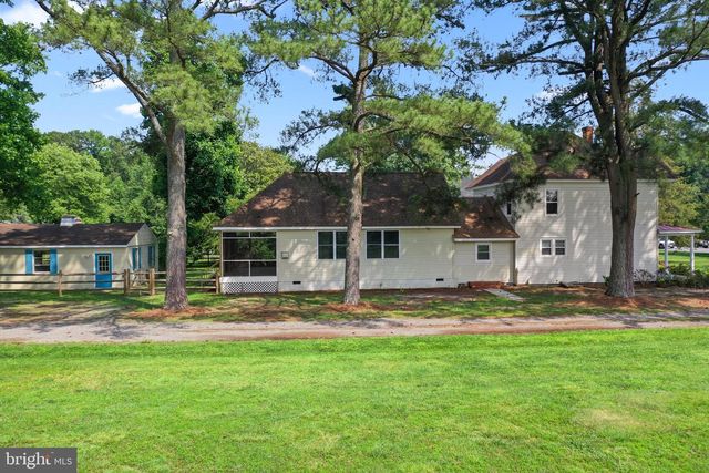 370 KING CARTER DR, Irvington, VA 22480