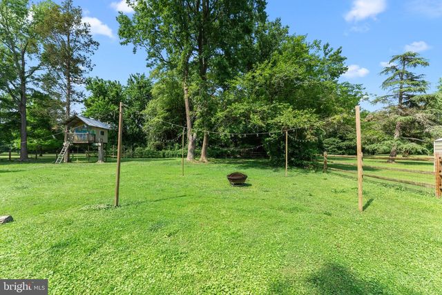 370 KING CARTER DR, Irvington, VA 22480