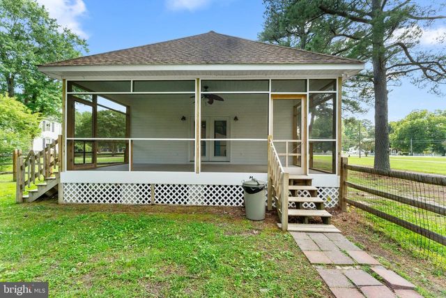 370 KING CARTER DR, Irvington, VA 22480