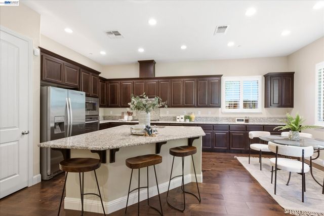 101 Gridley Ct, Brentwood, CA 94513